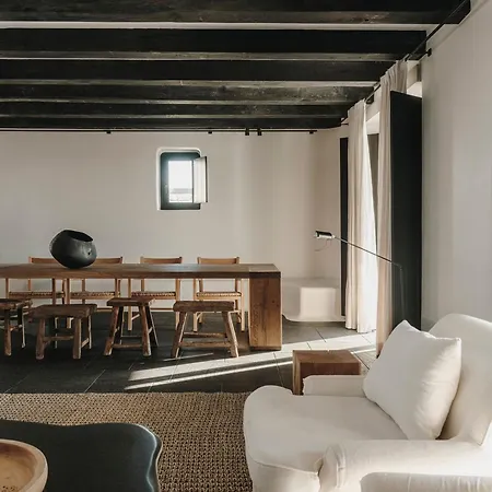 Nikolaidis Mykonos Couette-café 3*